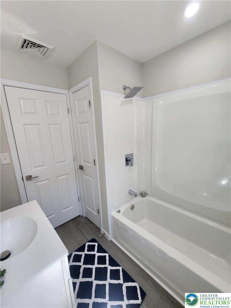 2556 North Delaware Drive Property Photo 15