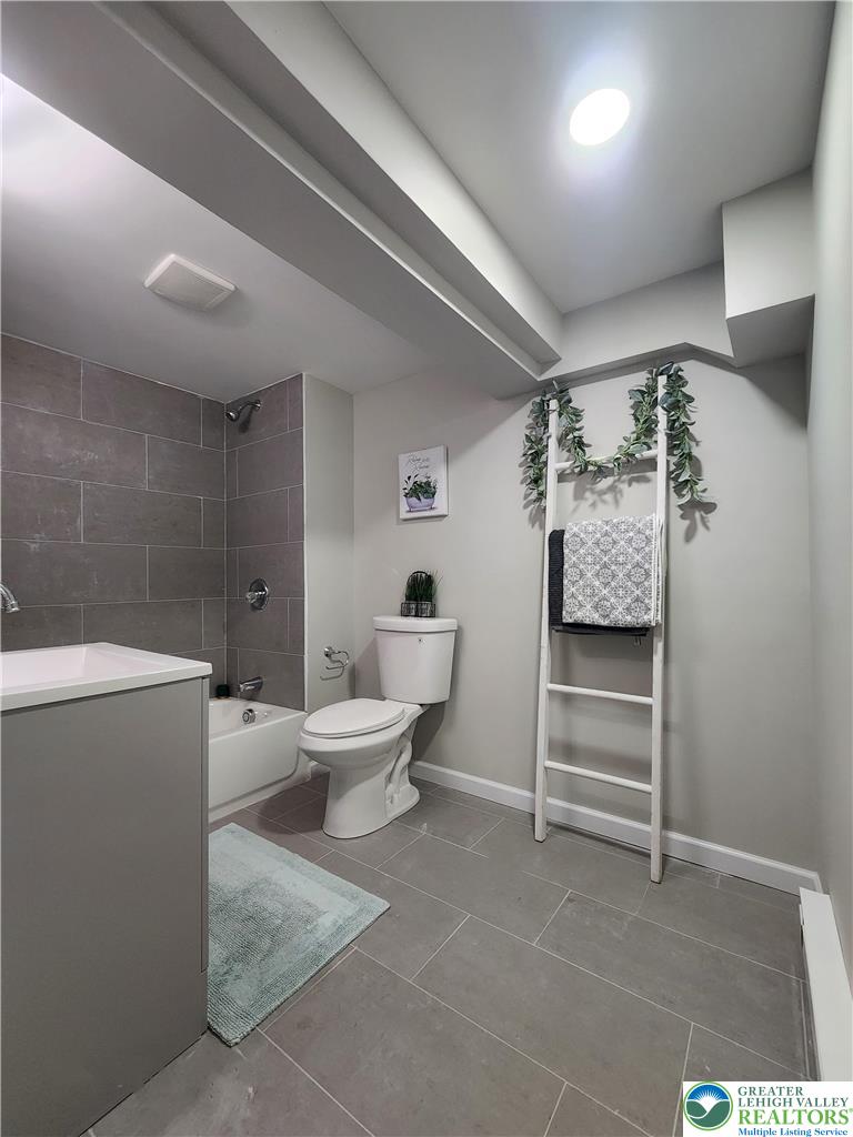 2556 North Delaware Drive Property Photo 24