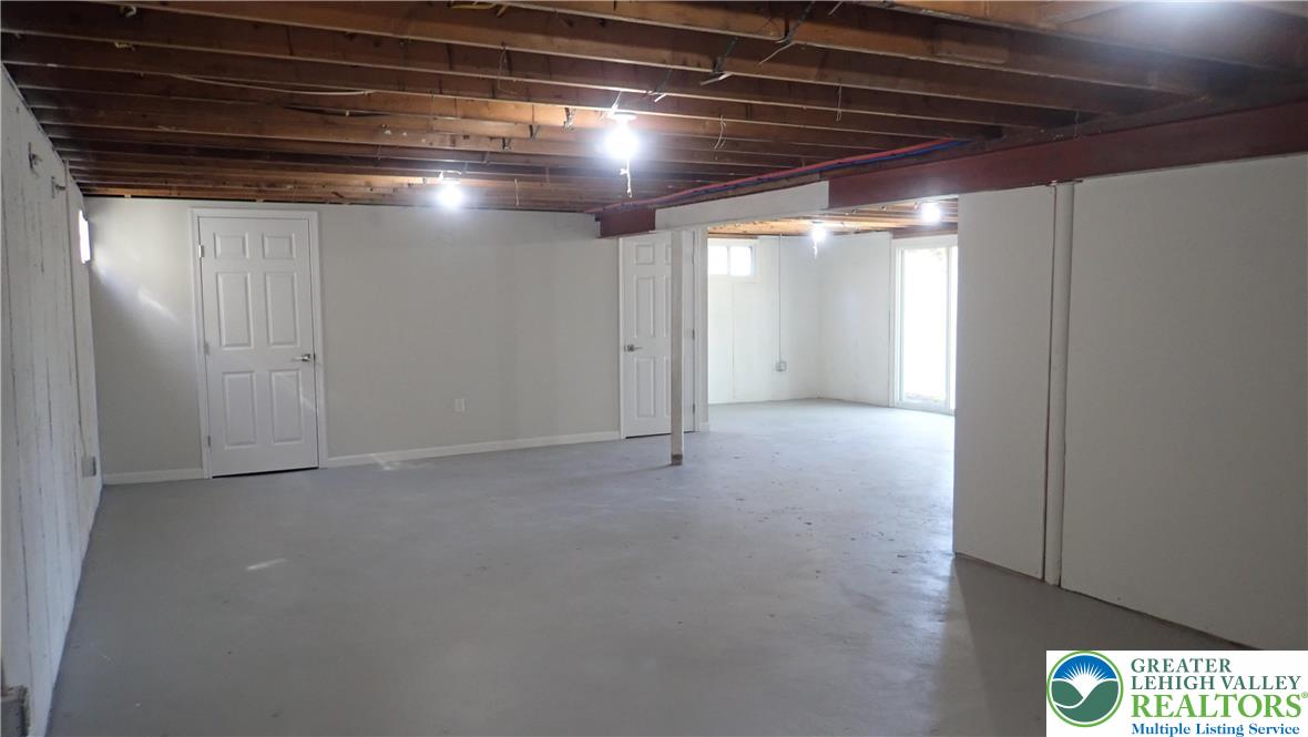 2556 North Delaware Drive Property Photo 28