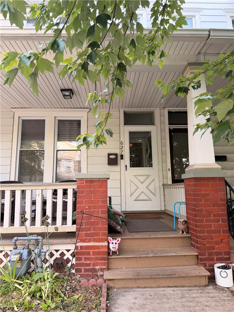 627 4th Avenue Property Photo 3