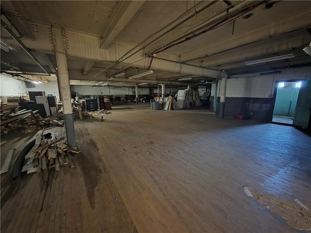 1401 Broadway A Property Photo 8