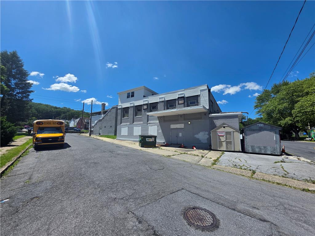 1401 Broadway A Property Photo 9