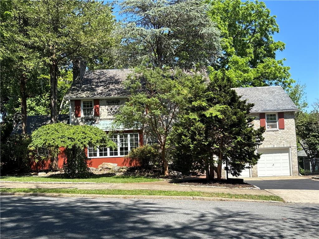 1236 Moffitt