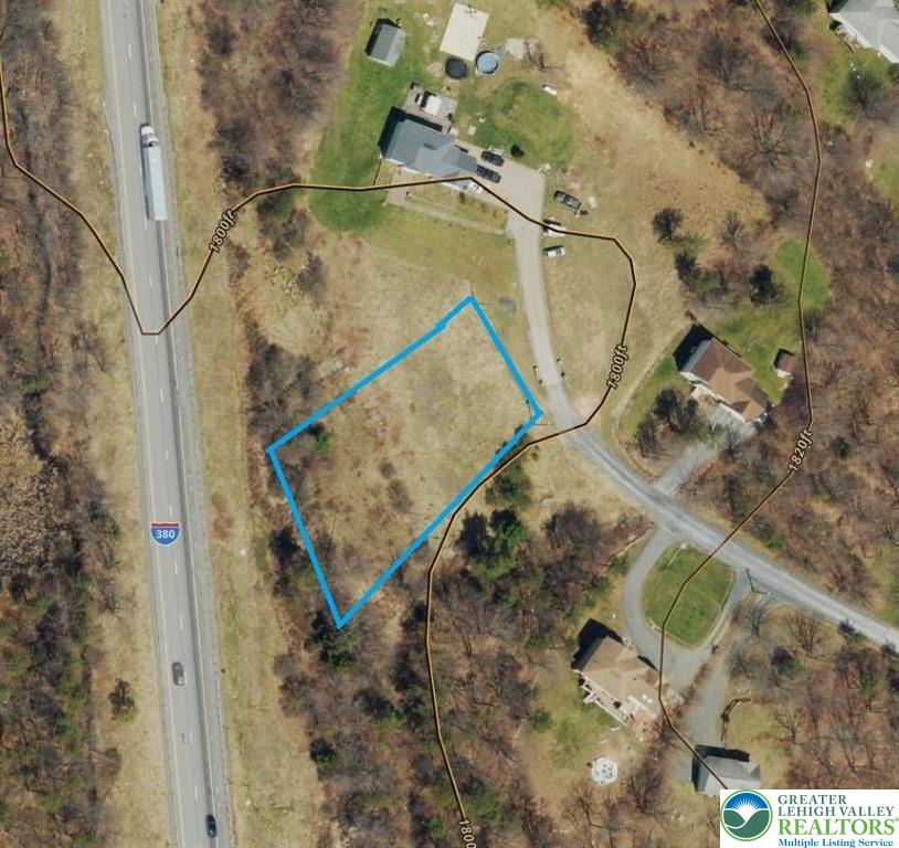 221 Williams Lane Property Photo 3