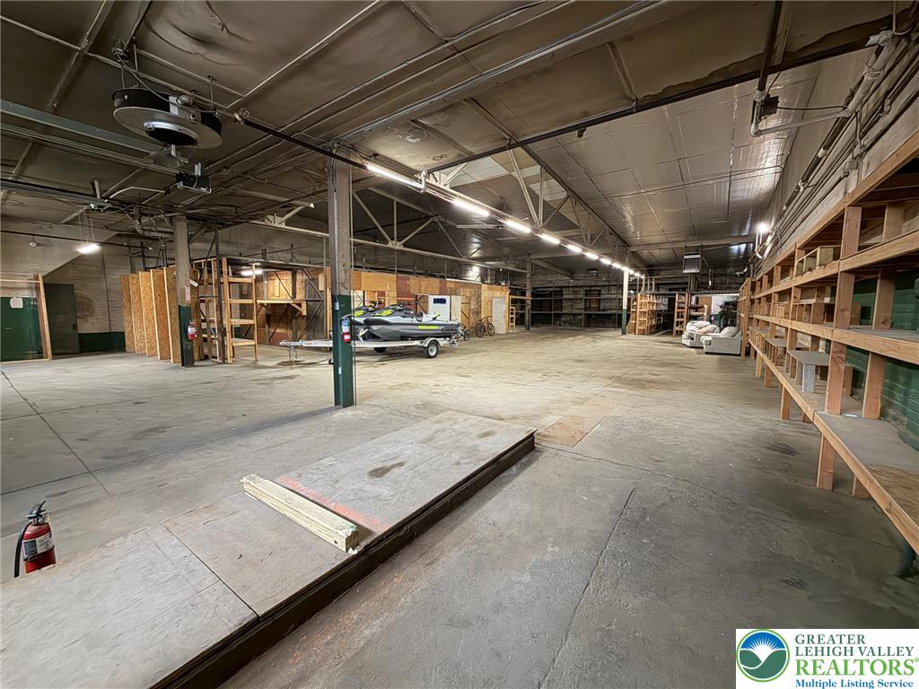 921 West Washington Street Property Photo 2