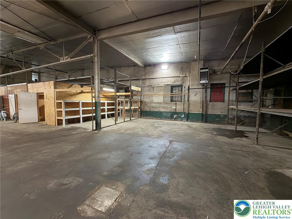 921 West Washington Street Property Photo 5