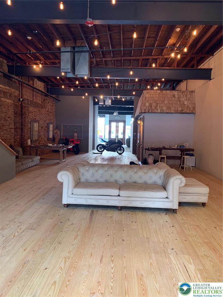 414 Northampton Street Property Photo 6