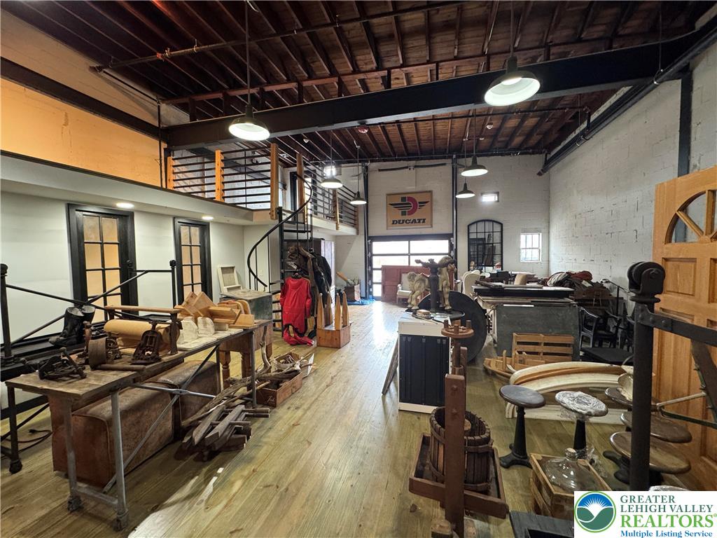 414 Northampton Street Property Photo 8