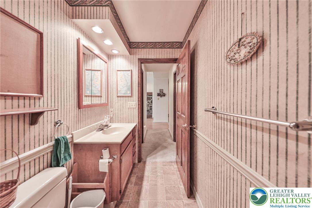 152 Inverhouse Road Property Photo 14