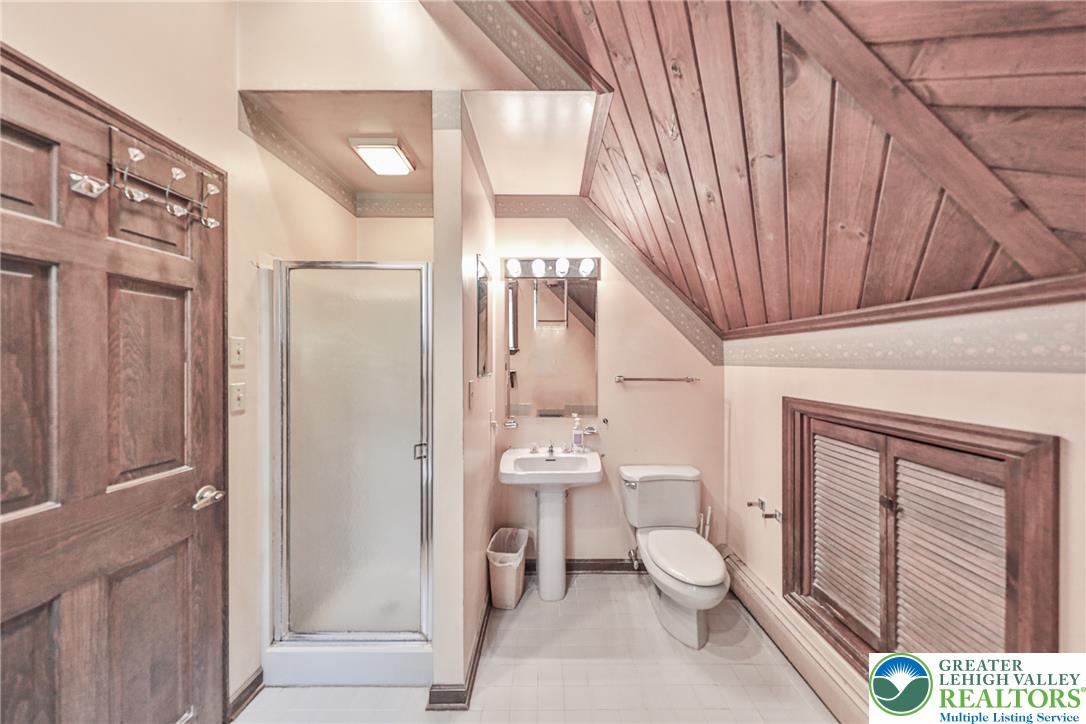 152 Inverhouse Road Property Photo 32