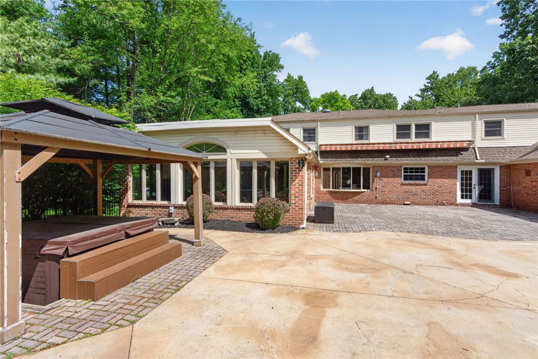 1371 Stoke Park Road Property Photo 7