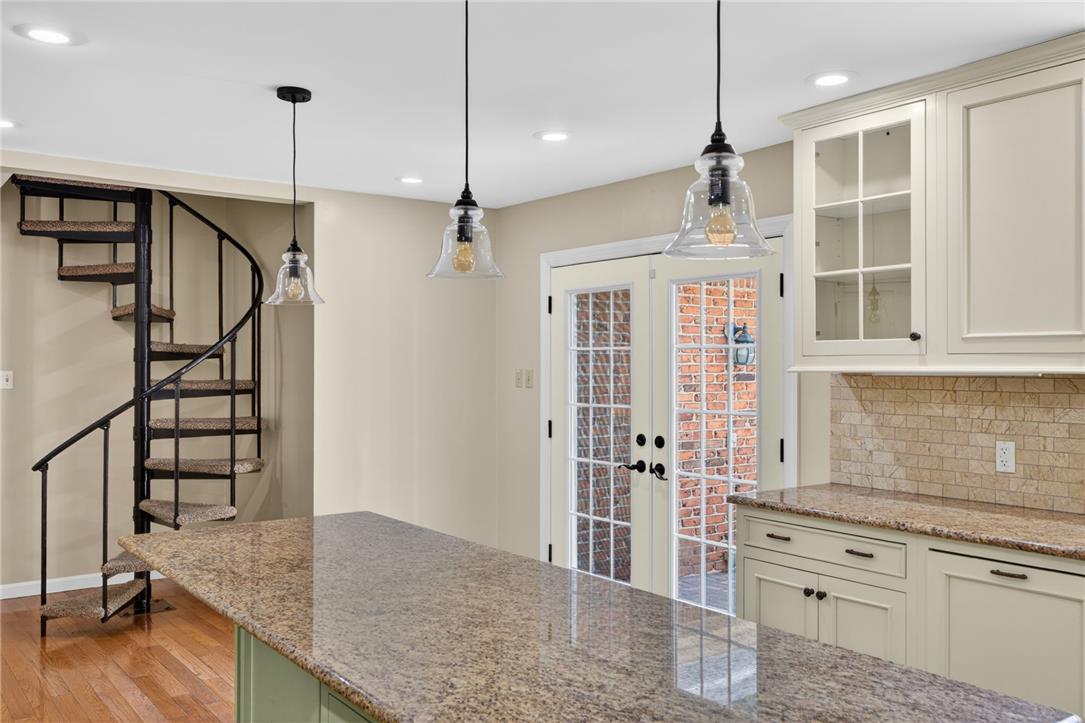 1371 Stoke Park Road Property Photo 24