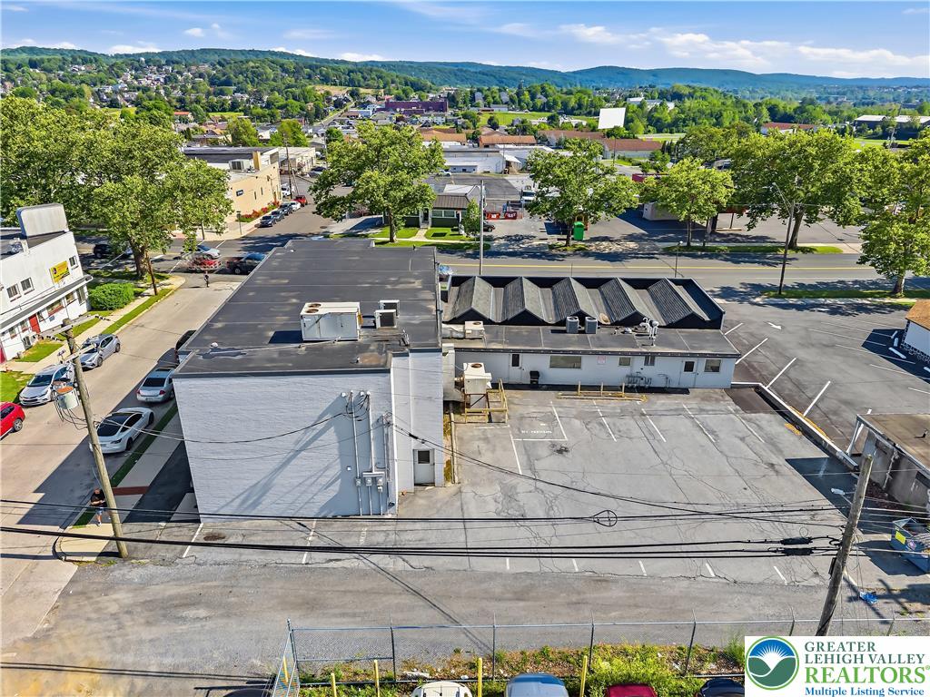 667 Union Boulevard B2 Property Photo 6