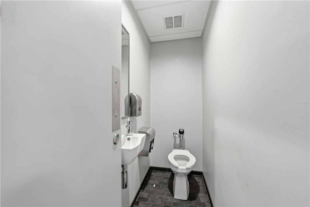 667 Union Boulevard B2 Property Photo 22