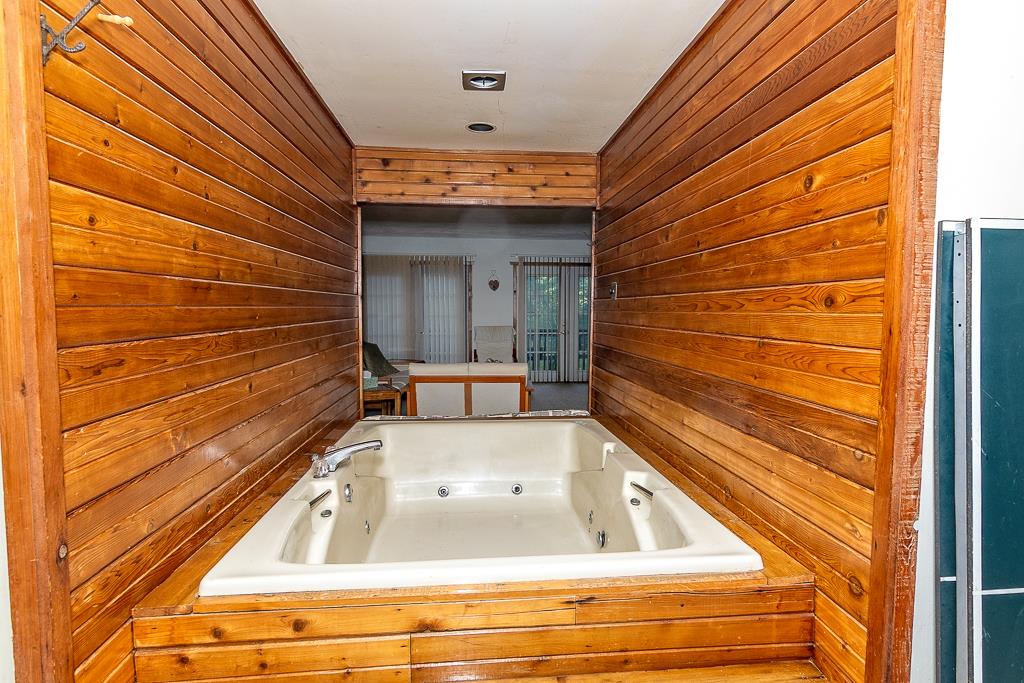 1247 Stony Hollow Circle Property Photo 20