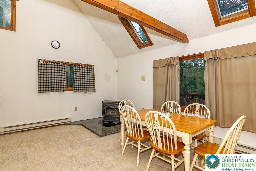 1247 Stony Hollow Circle Property Photo 8