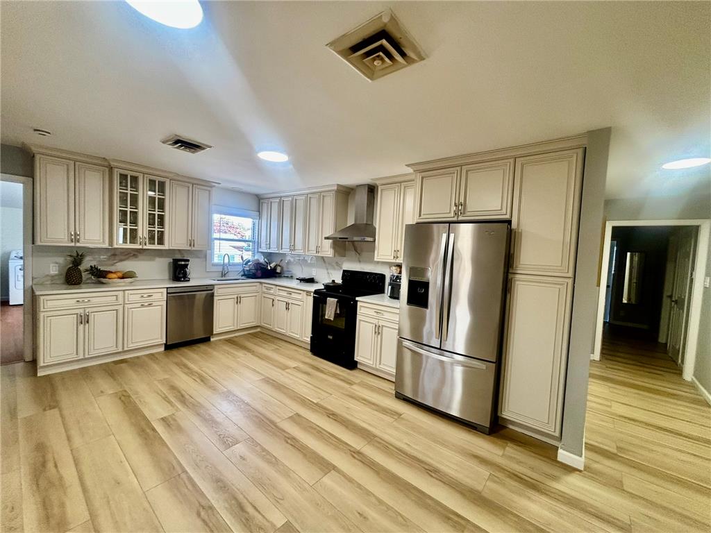 1465 Stefko Boulevard Property Photo 8