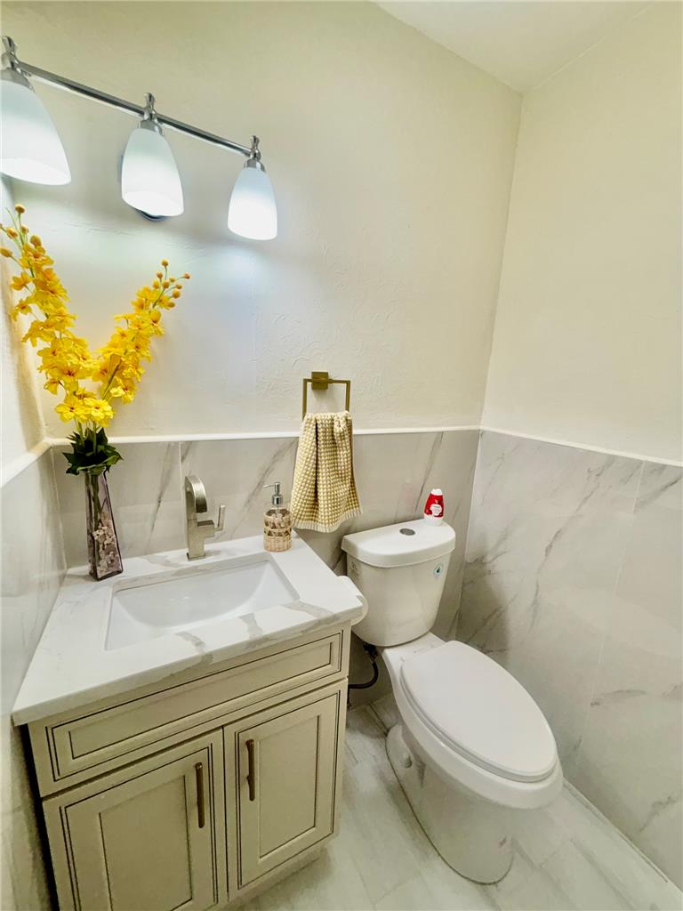 1465 Stefko Boulevard Property Photo 11