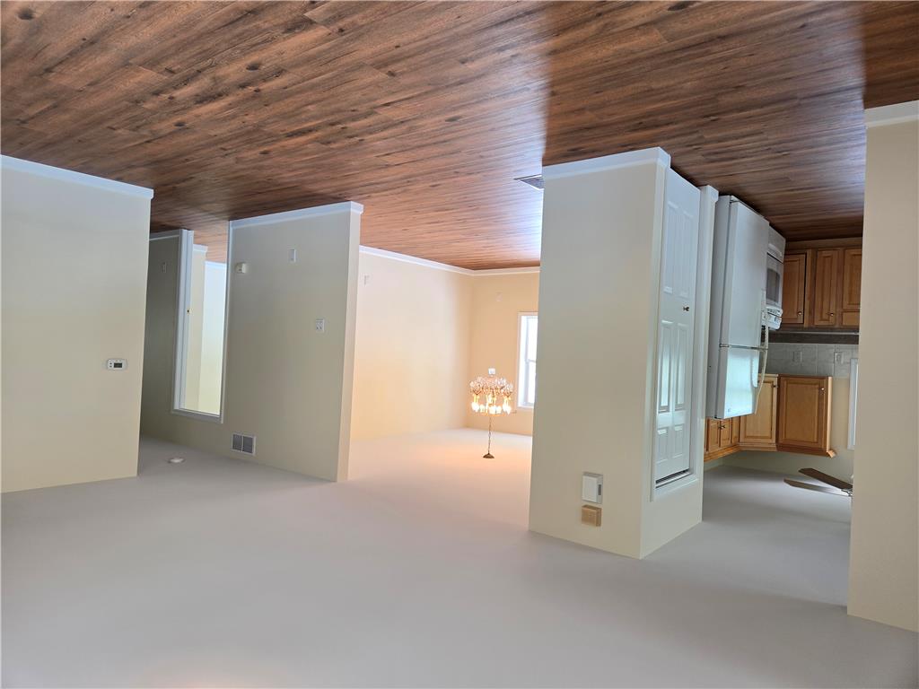 314 Golden Oaks Drive Property Photo 4