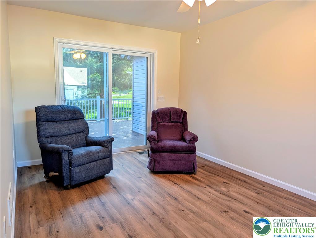314 Golden Oaks Drive Property Photo 8