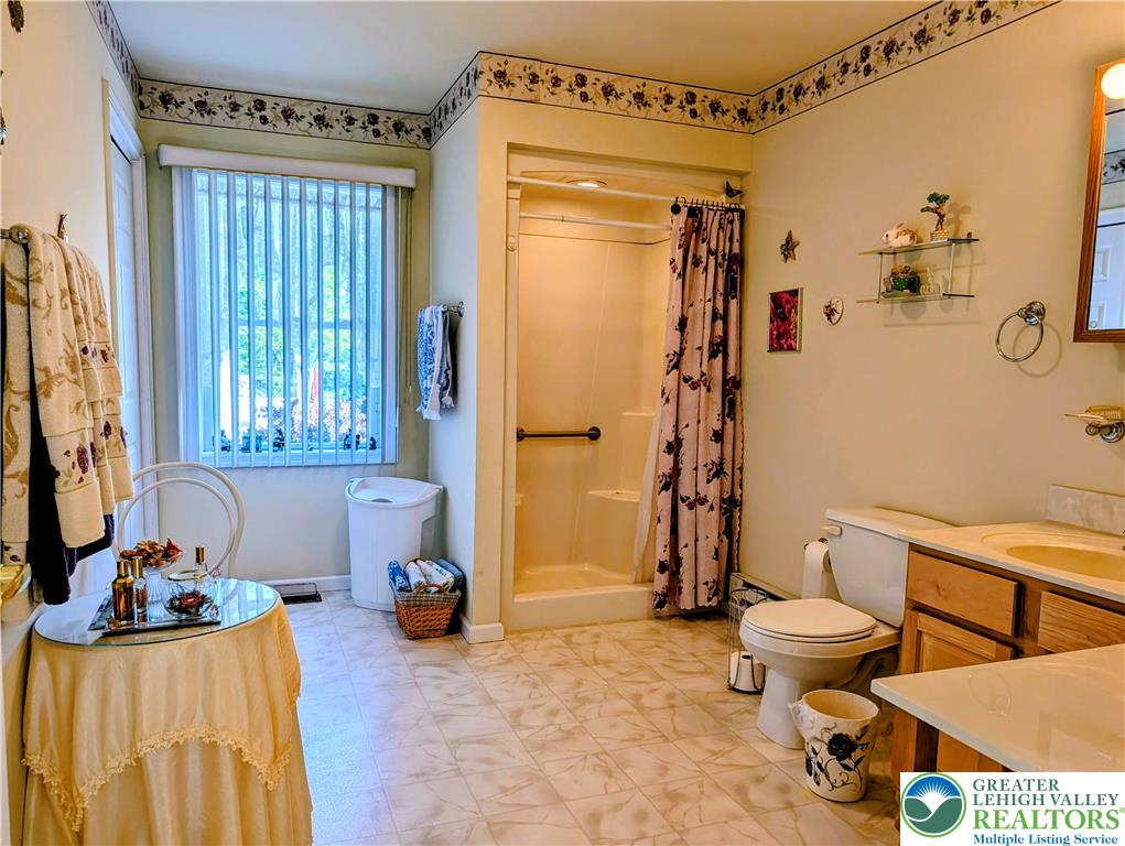 314 Golden Oaks Drive Property Photo 14