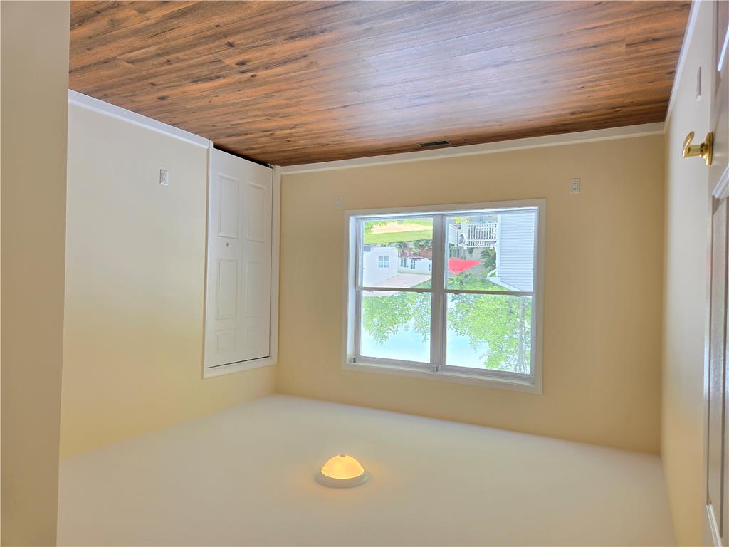 314 Golden Oaks Drive Property Photo 16
