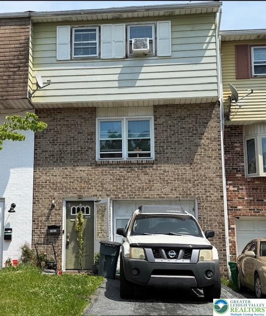 2860 Huron Street