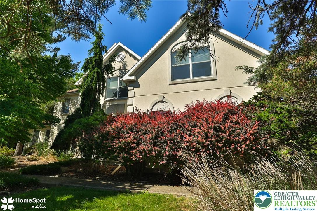 1614 Penns Crossing Property Photo 3