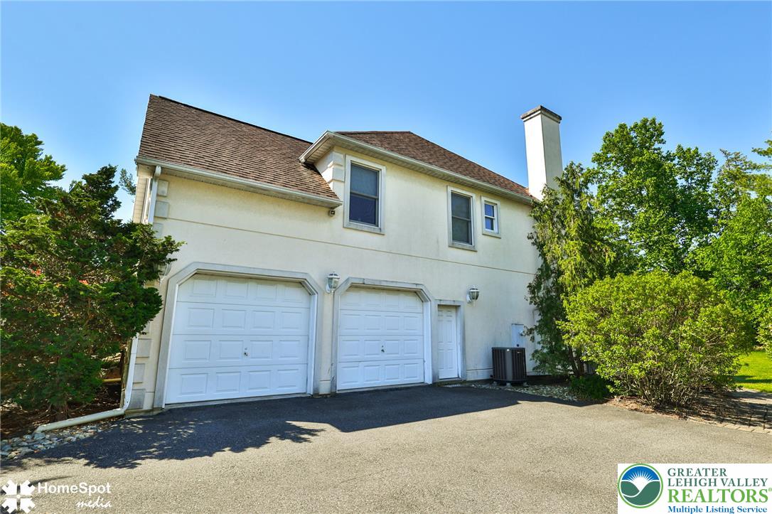 1614 Penns Crossing Property Photo 4