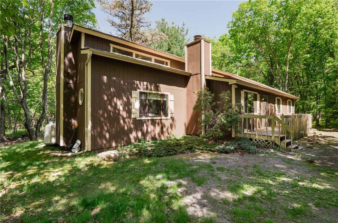 251 Mckuen Way Property Photo 5
