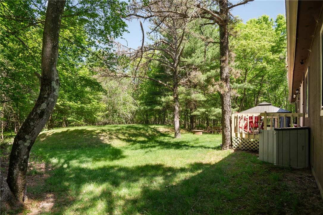 251 Mckuen Way Property Photo 6