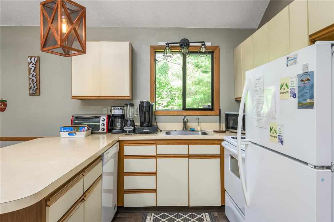 251 Mckuen Way Property Photo 17