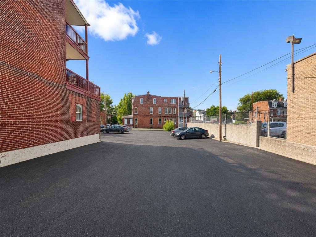 1047 West Hamilton Street Property Photo 18