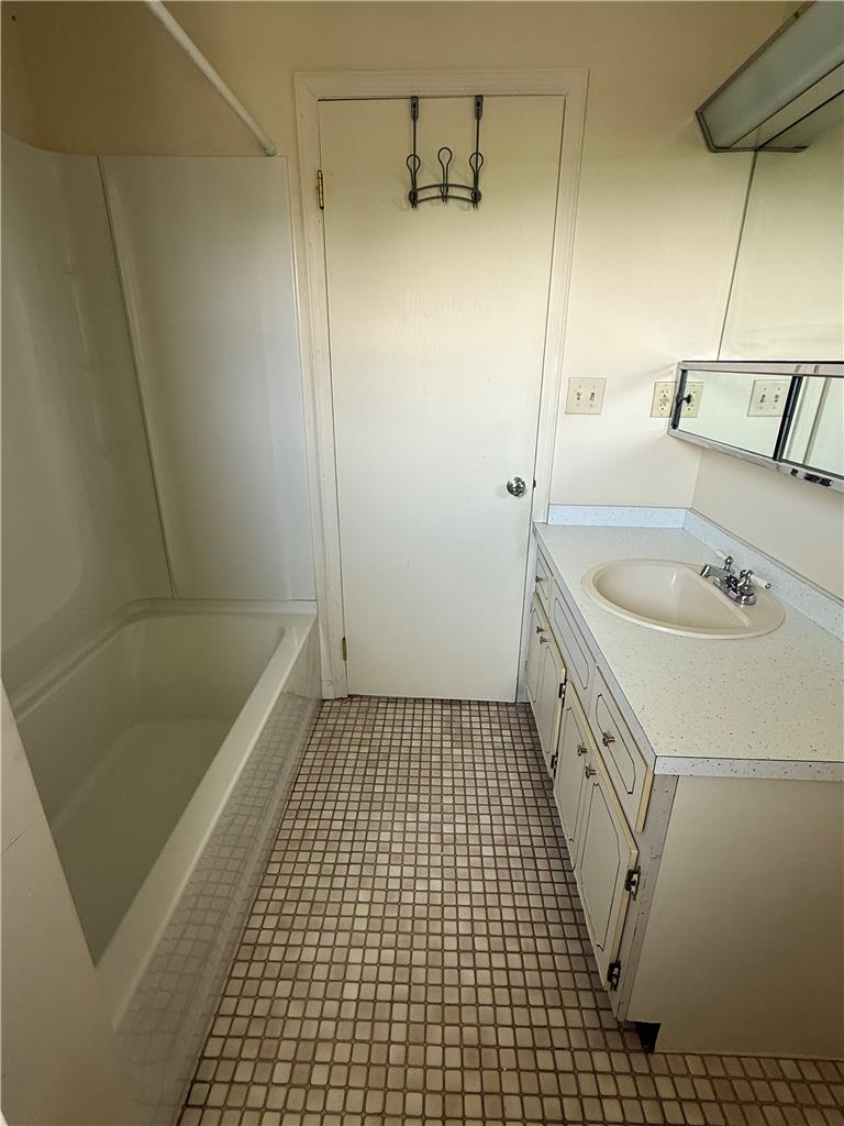 225 North 8th Property Photo 8