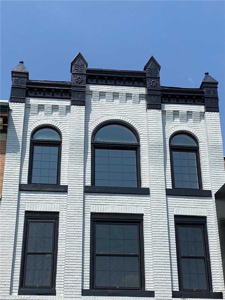 128 South First Street Property Photo 4