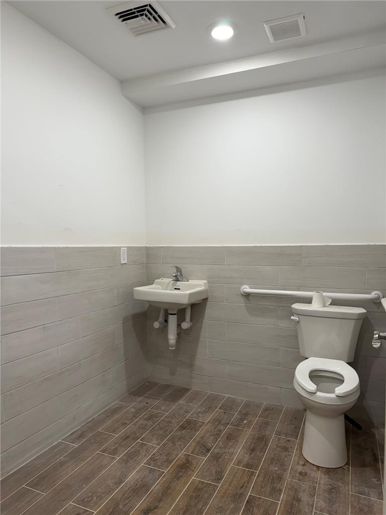 128 South First Street Property Photo 10