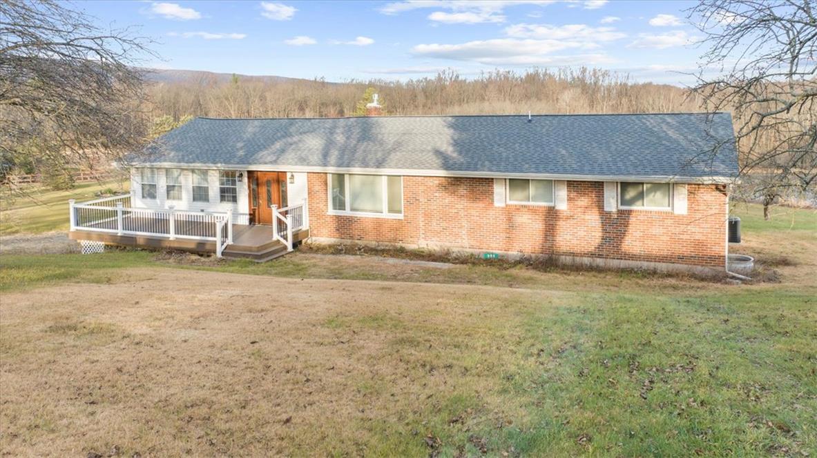 988 Hoch Road Property Photo 1