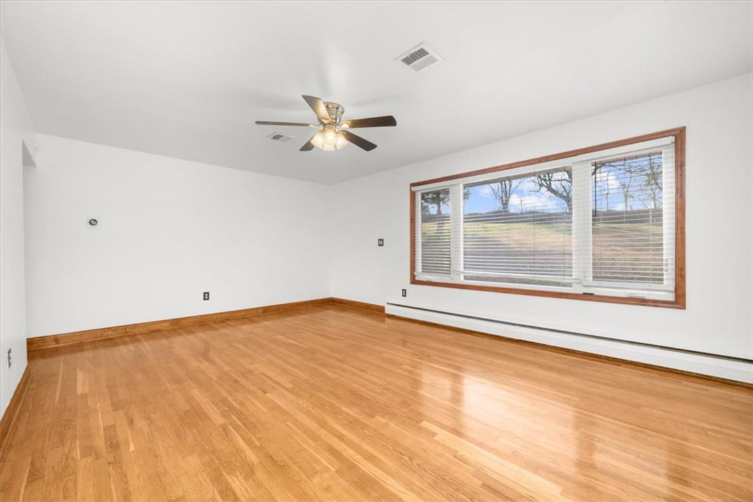 988 Hoch Road Property Photo 11