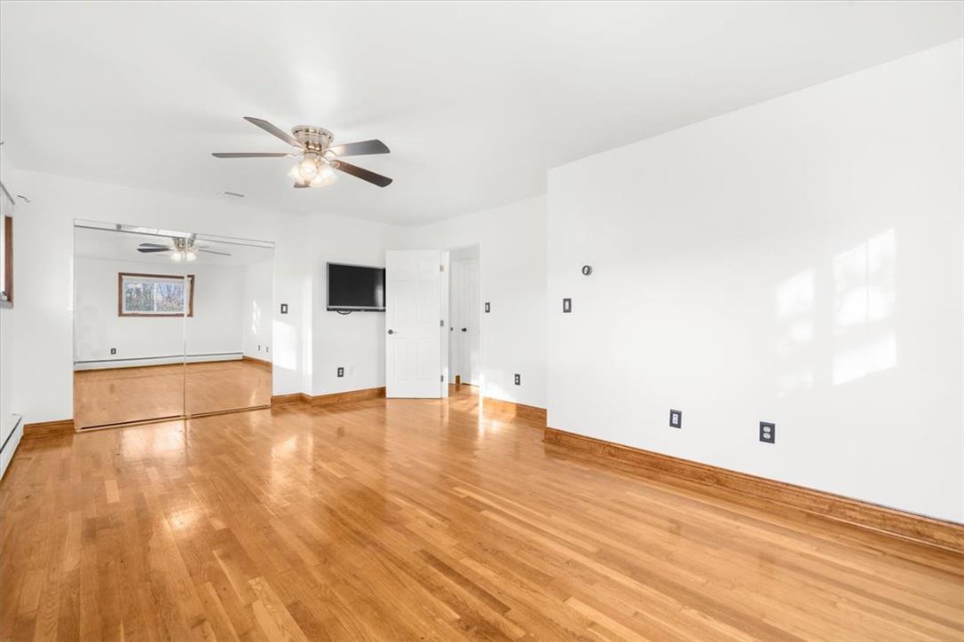988 Hoch Road Property Photo 13