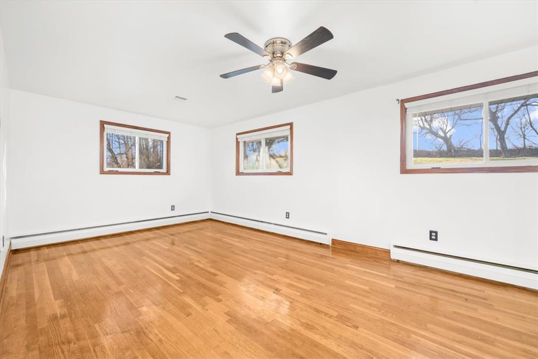 988 Hoch Road Property Photo 14
