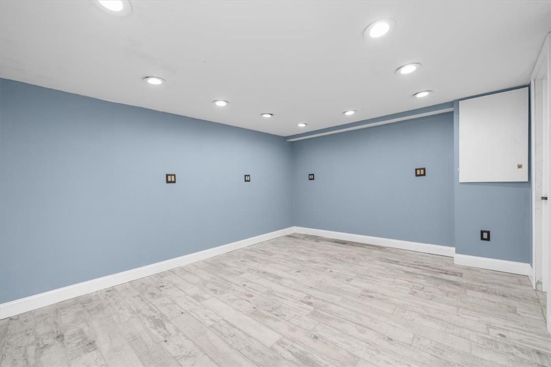 988 Hoch Road Property Photo 27