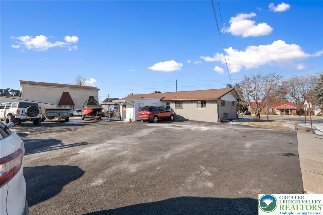 120 East Emmaus Avenue Property Photo 17