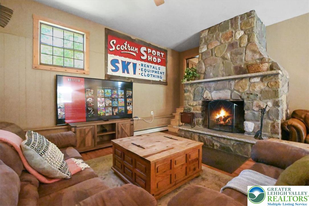 145 Camelback Road Property Photo 12