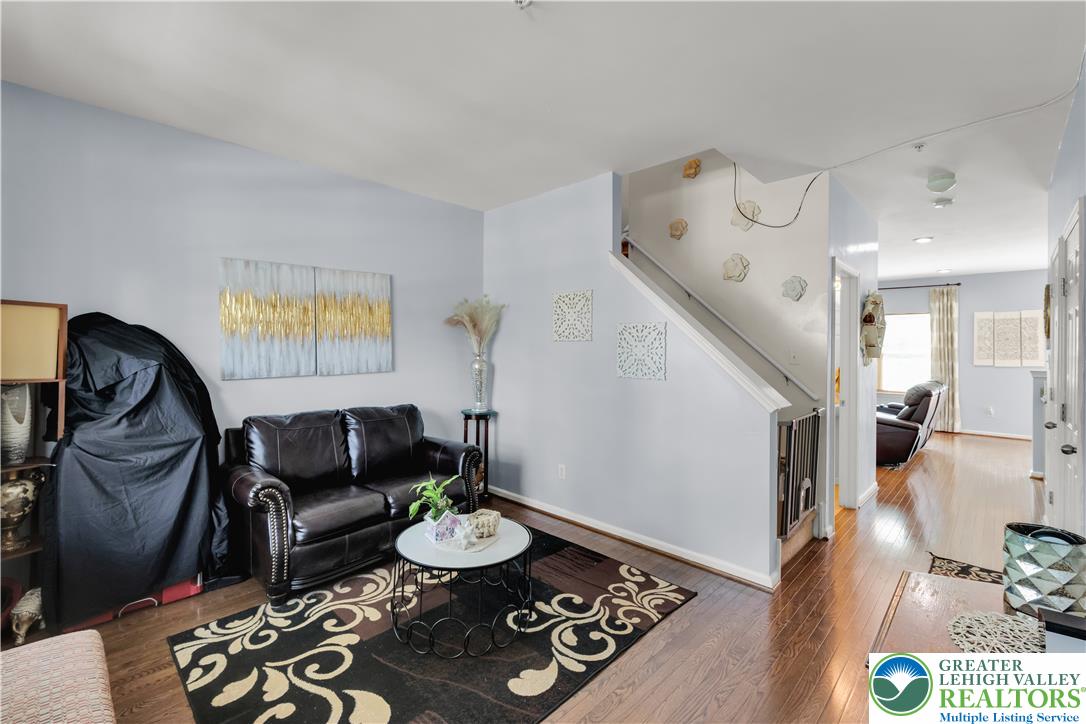 923 King Way Property Photo 18