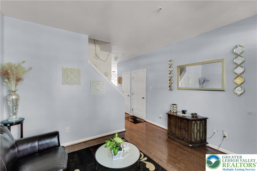 923 King Way Property Photo 19