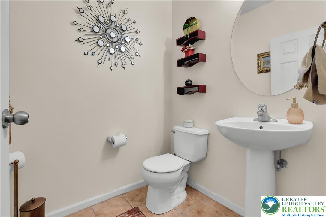 923 King Way Property Photo 27