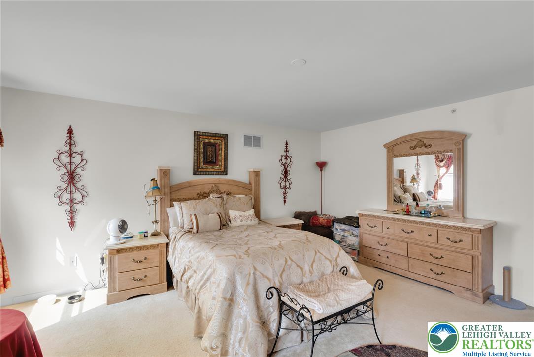923 King Way Property Photo 32