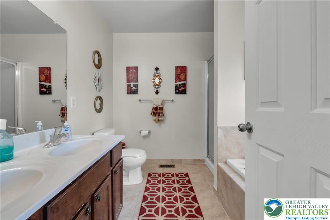 923 King Way Property Photo 36