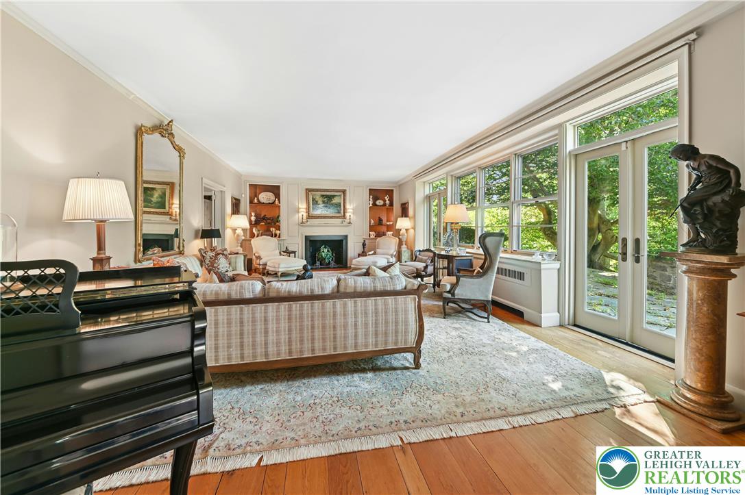 1194 Street Road Property Photo 10