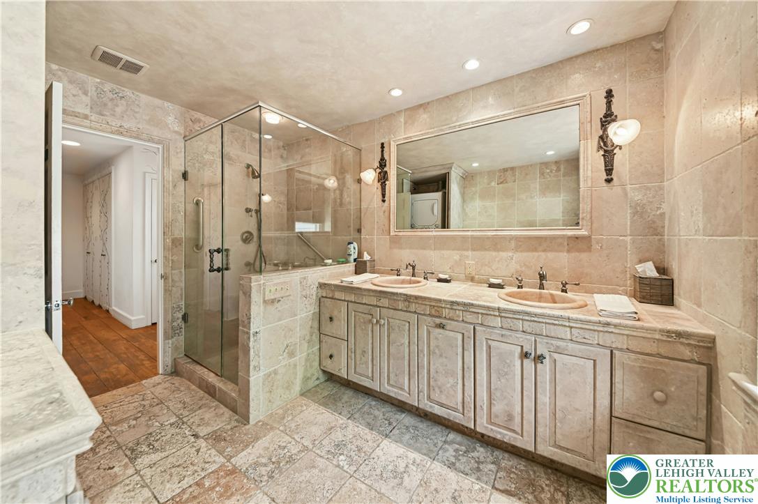 1194 Street Road Property Photo 25